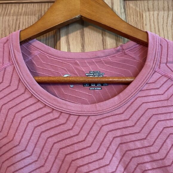 ZYIA ACTIVE Chevron Pink Poppy Copper Infused Short Sleeve Stretch Tee - Picture 6 of 11